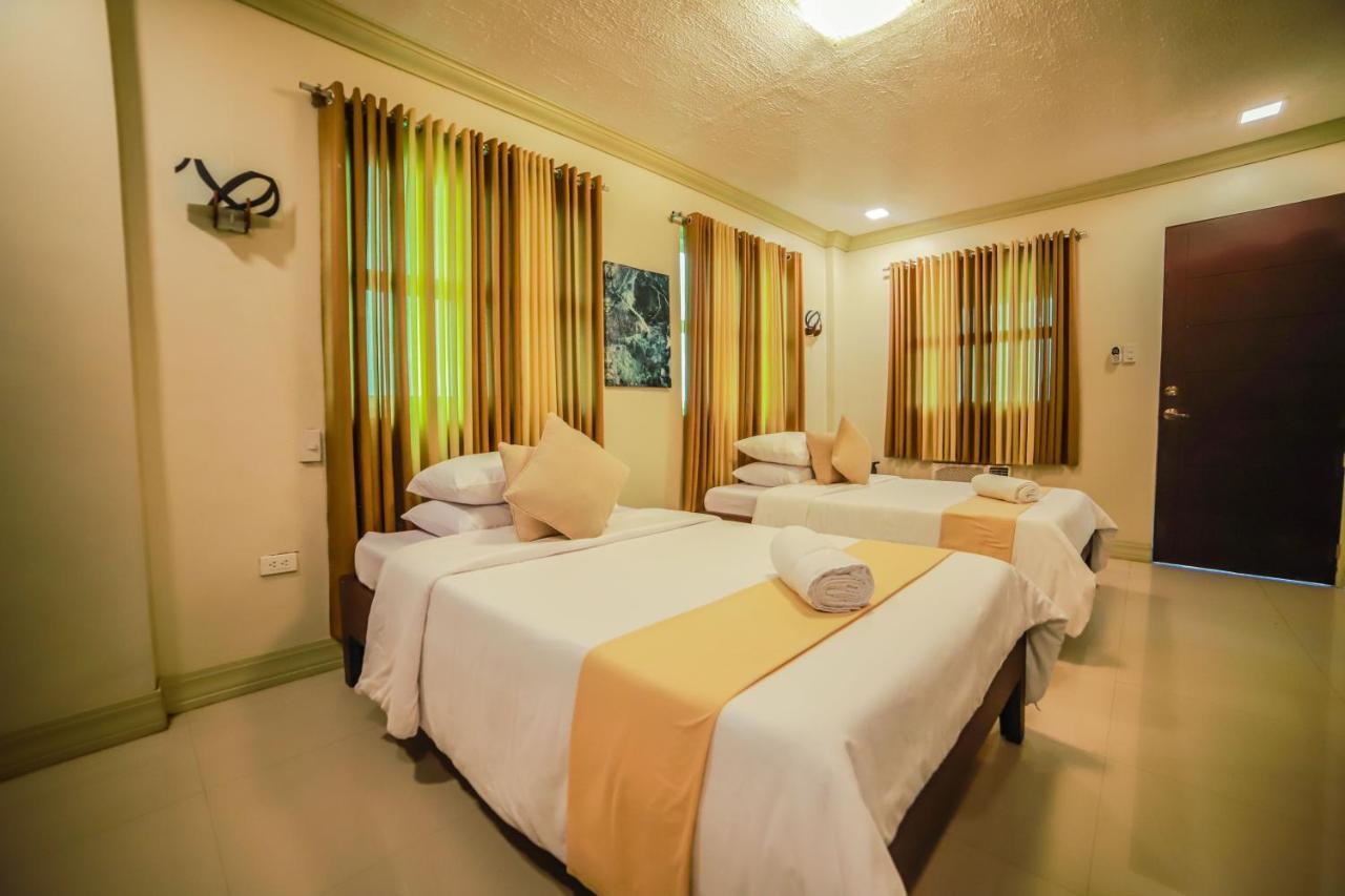 Villa Esmeralda Bryan'S Resort Hotel And Restaurant Palayan City Eksteriør billede