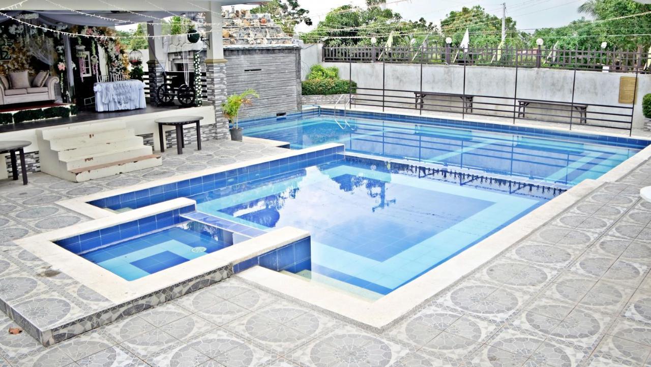 Villa Esmeralda Bryan'S Resort Hotel And Restaurant Palayan City Eksteriør billede