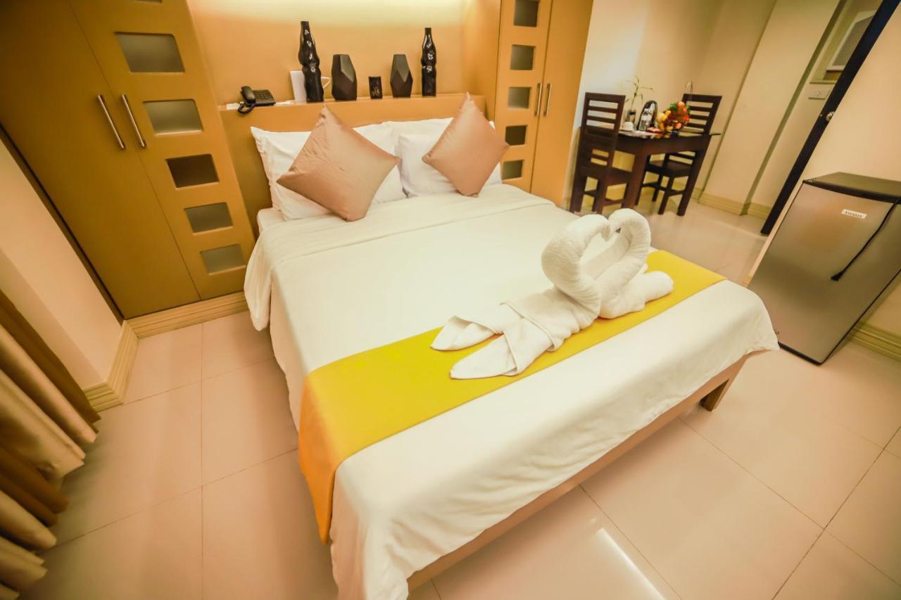 Villa Esmeralda Bryan'S Resort Hotel And Restaurant Palayan City Eksteriør billede