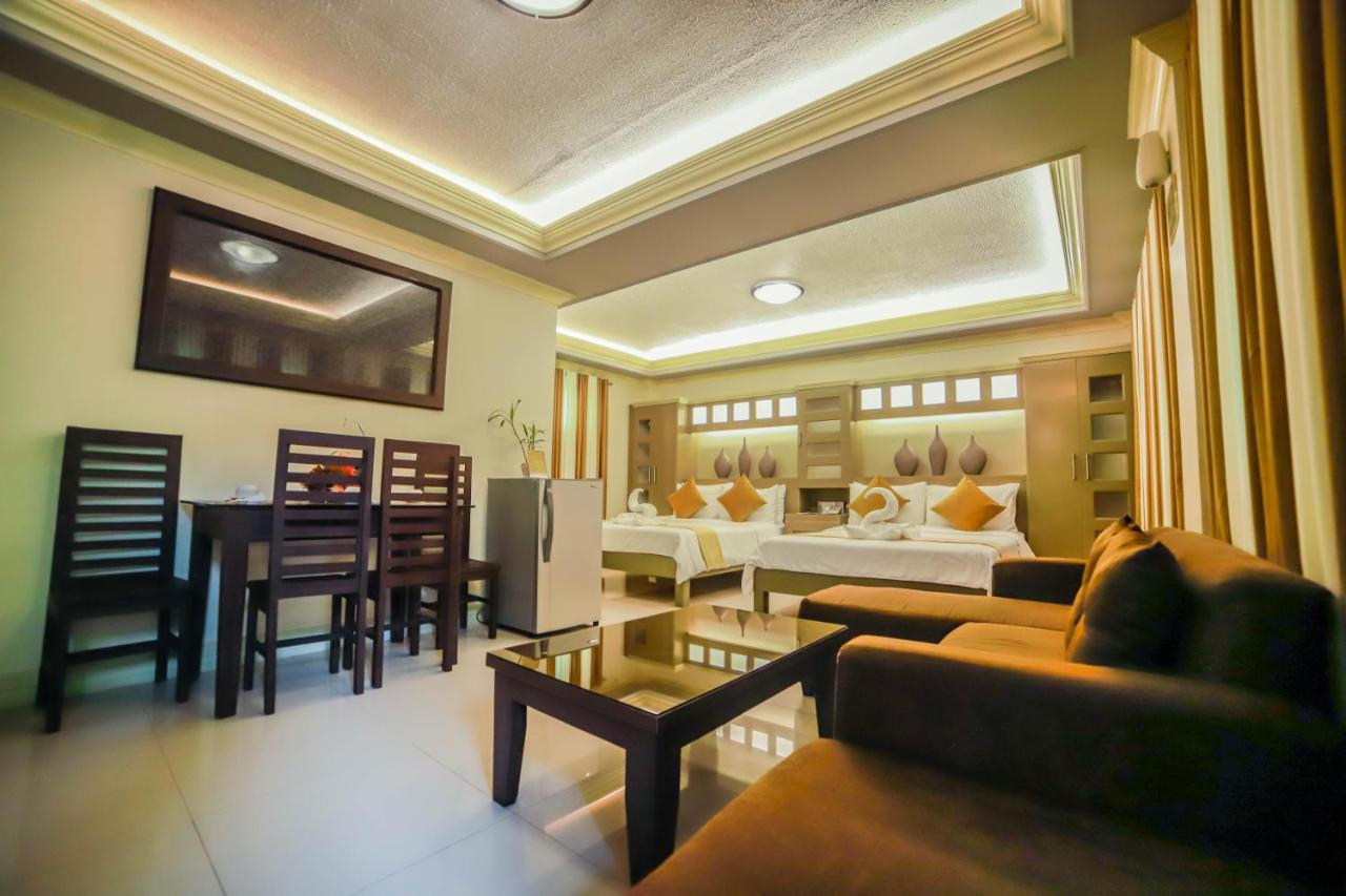 Villa Esmeralda Bryan'S Resort Hotel And Restaurant Palayan City Eksteriør billede