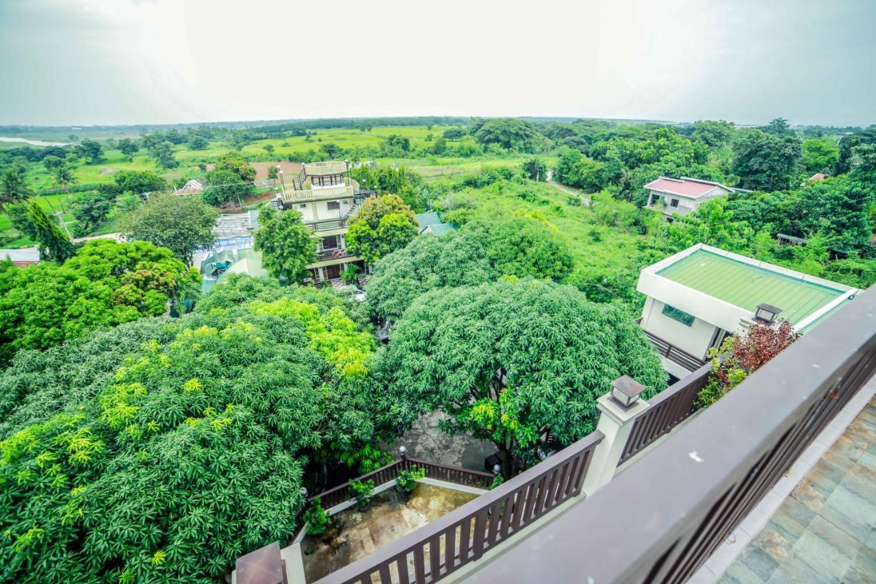 Villa Esmeralda Bryan'S Resort Hotel And Restaurant Palayan City Eksteriør billede