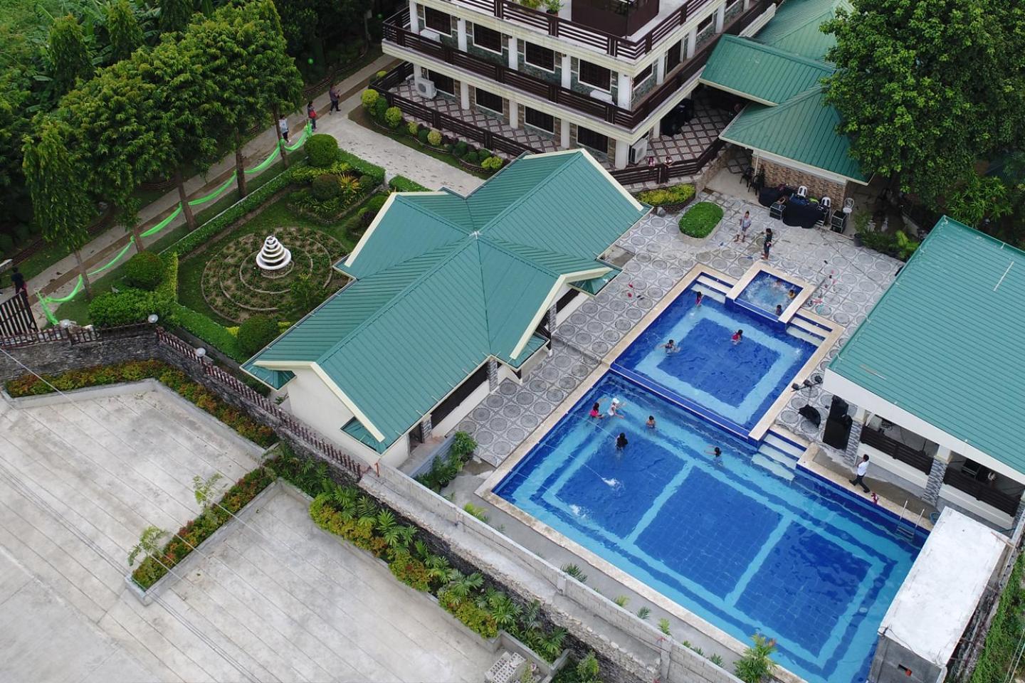 Villa Esmeralda Bryan'S Resort Hotel And Restaurant Palayan City Eksteriør billede